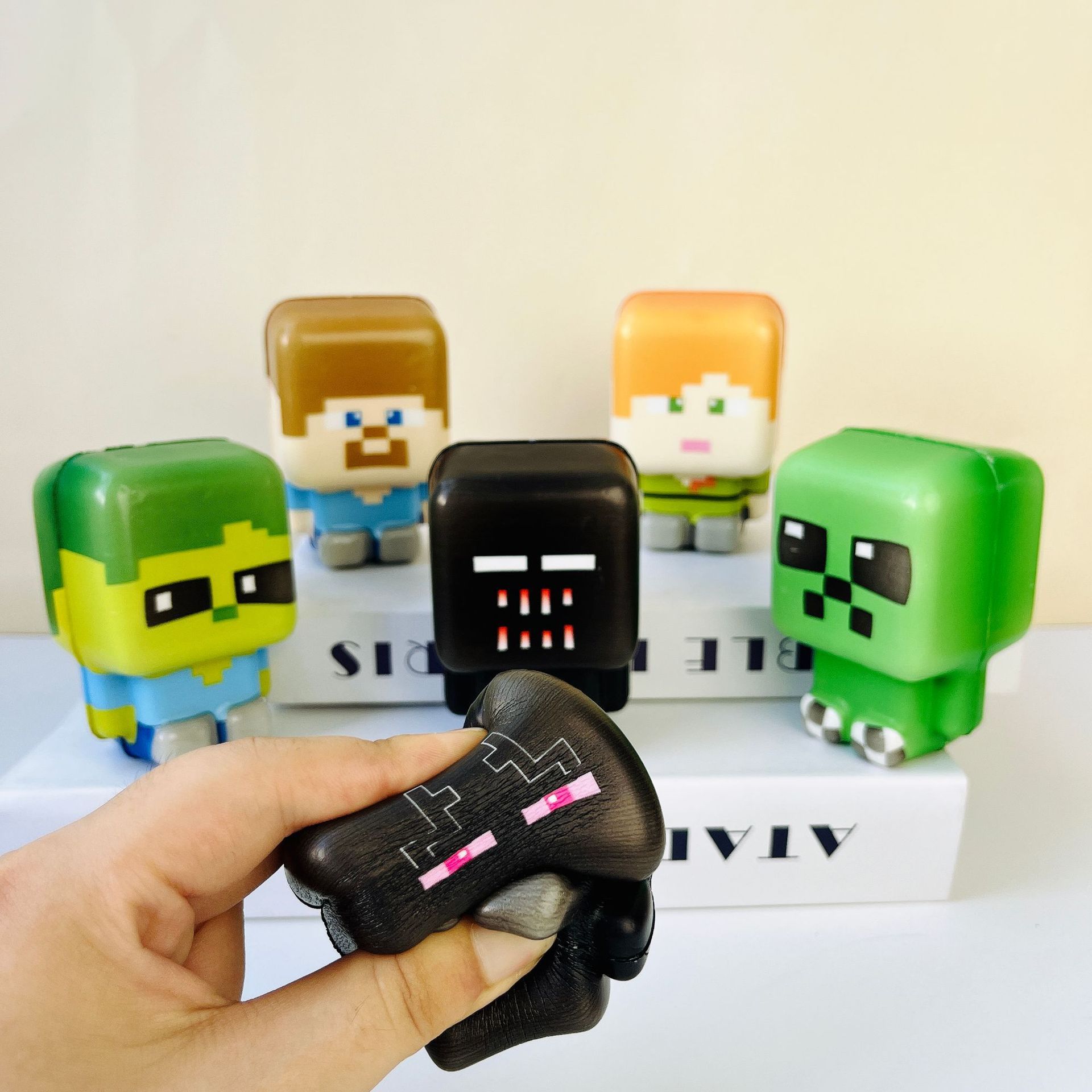 New Model MC Stress Ball Pinch - đánh giá và giá Party Games Music