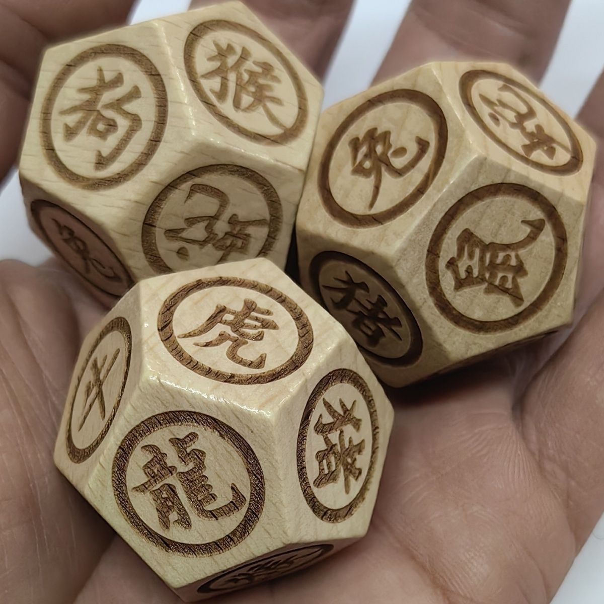 12-Sided Wooden Chinese Zodiac - đánh giá và giá Zodiac Party Games